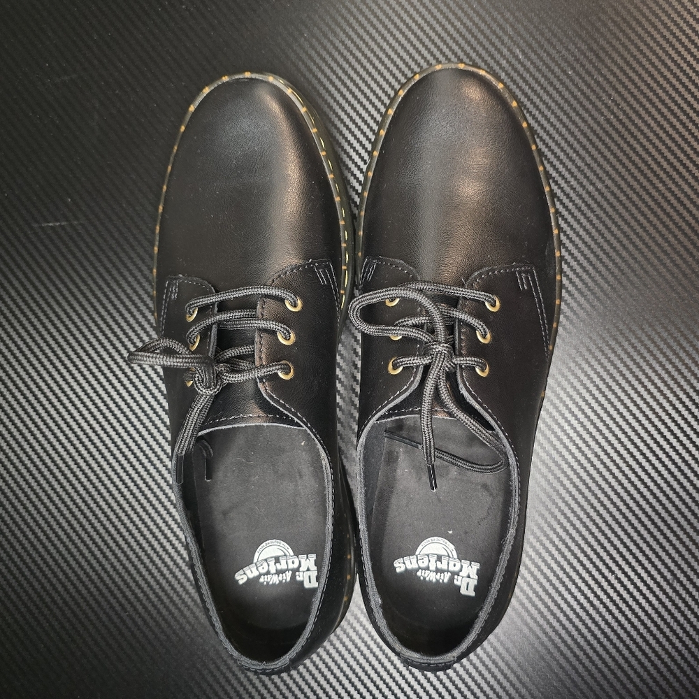 Dr. Martens Oxford size 10 men's NEW